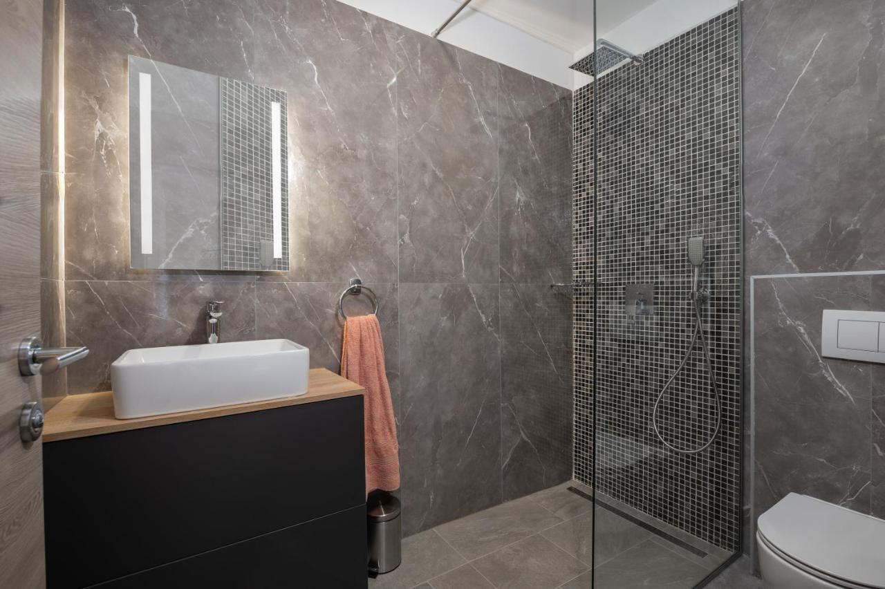 Green Luxury II With Heated Pool, Jacuzzi & Sauna Ruzici  Exterior foto